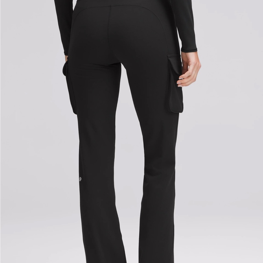 Peloton lululemon everlux cargo flare pant size 6